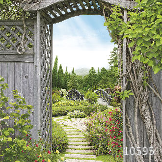 Деревянная арка в парке